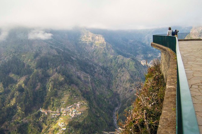 Madeira Half Day Small-Group Tour from Funchal - First stop: Pico dos Barcelos for a quick Funchal bay panorama