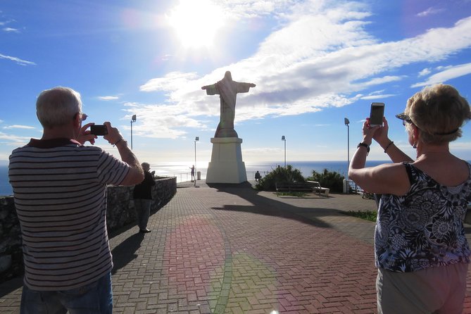 Madeira Highlights: Guided 4-Hour Tour from Funchal - Stop 3: Santo da Serra (about 10 minutes)