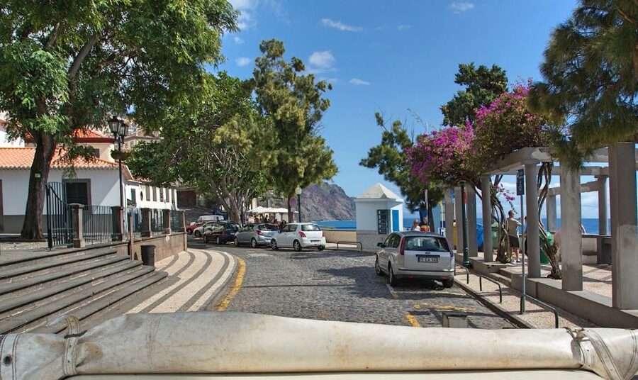 Madeira: Mini-Combo East Challenge: Jeep Safari + Levada - Driving through Morena and Santo da Serra in a 4x4