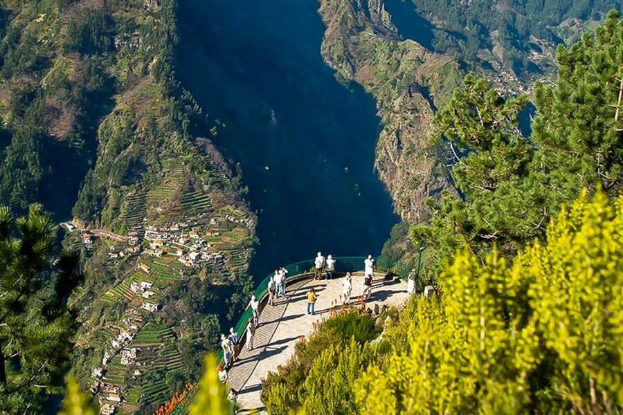 Madeira: Nuns Valley Half-Day Tour - Funchal to Eira do Serrado, the viewpoint pre-game