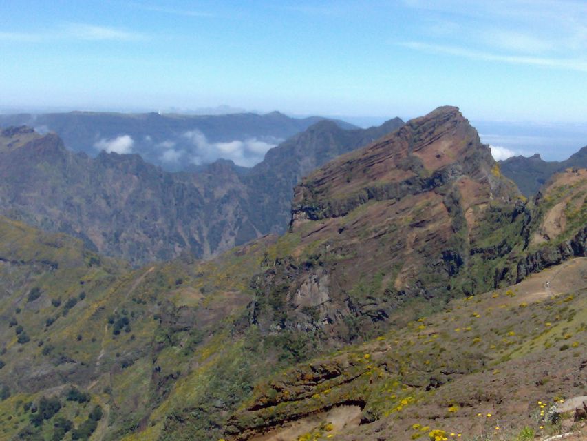 Madeira: Pico do Arieiro & Laurissilva Forest - East tour - Pico do Facho and the pirate-warning beacon story