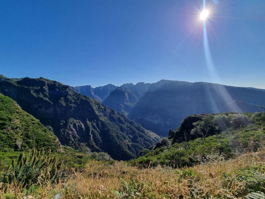 Madeira: Picturesque Peaks and Skywalk private 4x4 Jeep tour - Boca dos Namorados and Nun’s Valley viewpoints at 1050m