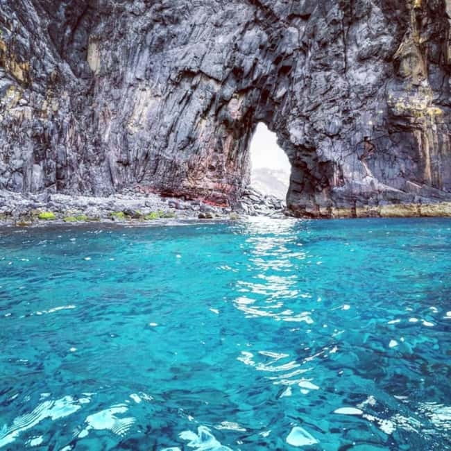Madeira: Ponta de São Lourenço Snorkeling Boat Trip - Safety and comfort: wetsuits, showers, and staying in good shape
