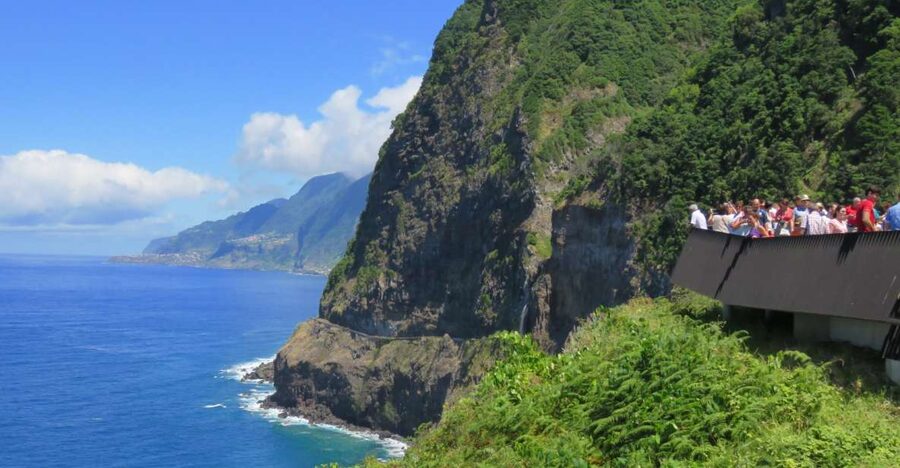 Madeira : Private wine experience by 4WD - Quinta do Barbusano: a 90-minute Madeira wine tasting of six varieties