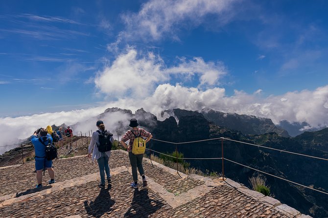 Madeira s highest Peaks - The hiking style: moderate effort, big scenery, group control