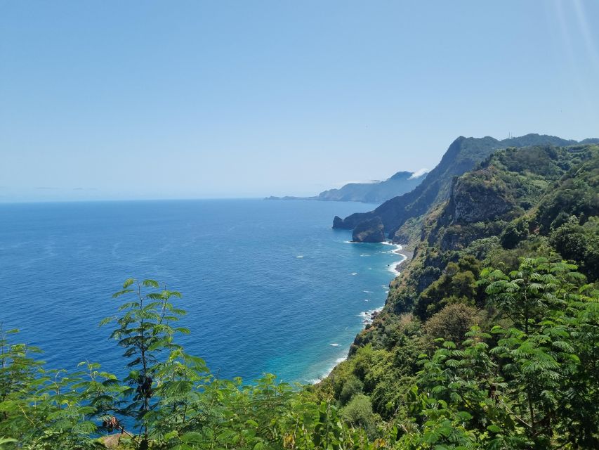 Madeira : Santana, Pico Arieiro, walk full day 4x4 Jeep tour - Faial, Madeira to Santana: Traditional Houses and Slower Free Time
