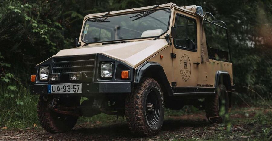 Madeira: Small group East tour ( Pico Arieiro , Santana) - Riding a classic Portuguese jeep through off-road roads