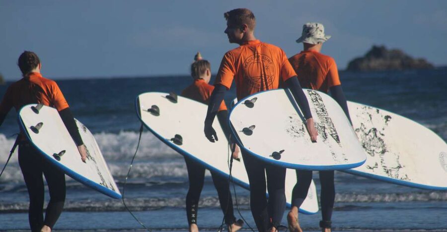 Madeira: surf lesson at Porto da Cruz - Surfing Madeira from Porto da Cruz, black sand and beginner waves