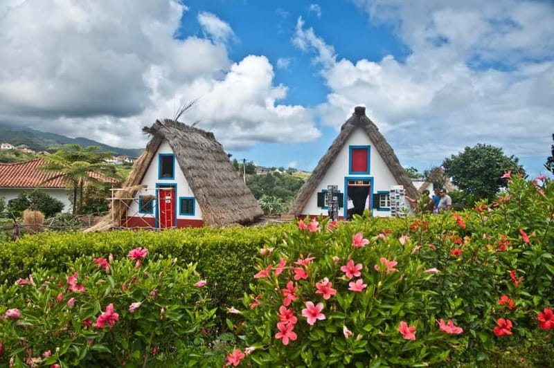 MADEIRA TOUR- SANTANA EAST TOUR STRAW THATCHED ROOFED HOUSES - Santana East Tour, what it is really like on Madeira