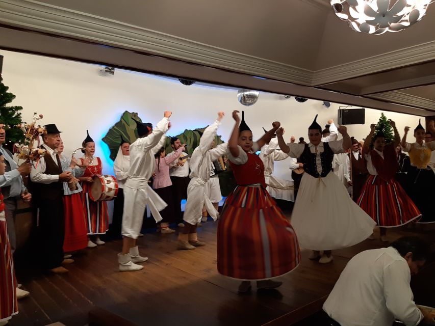 Madeira: Traditional Madeiran Dinner & Show - Drinks and timing: unlimited wine and the alcohol rules