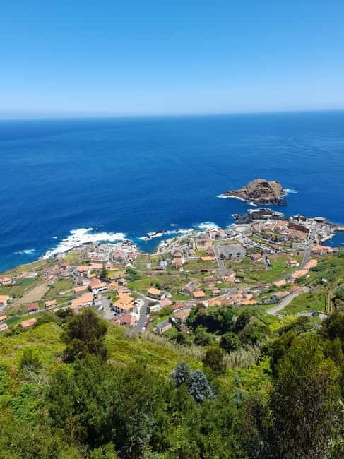 Madeira: West and East Madeira Top Highlights Tour - Guides, Group Size, and Why the Small Minibus Matters
