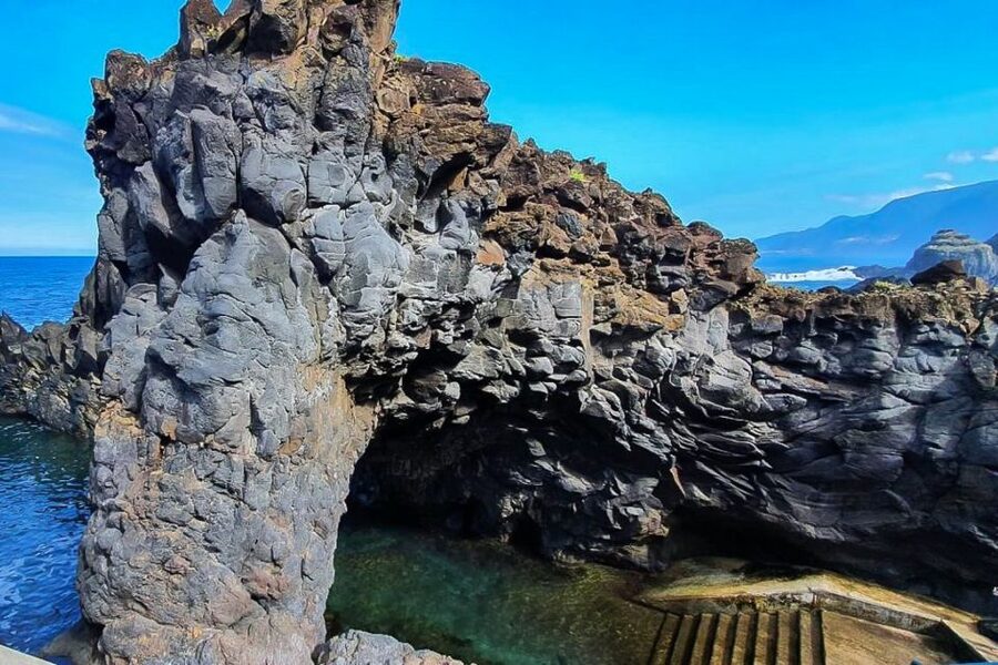 Madeira: West Side Jeep Tour with Natural Pools - Waterfall hunting near Véu da Noiva: when birds and mist show up
