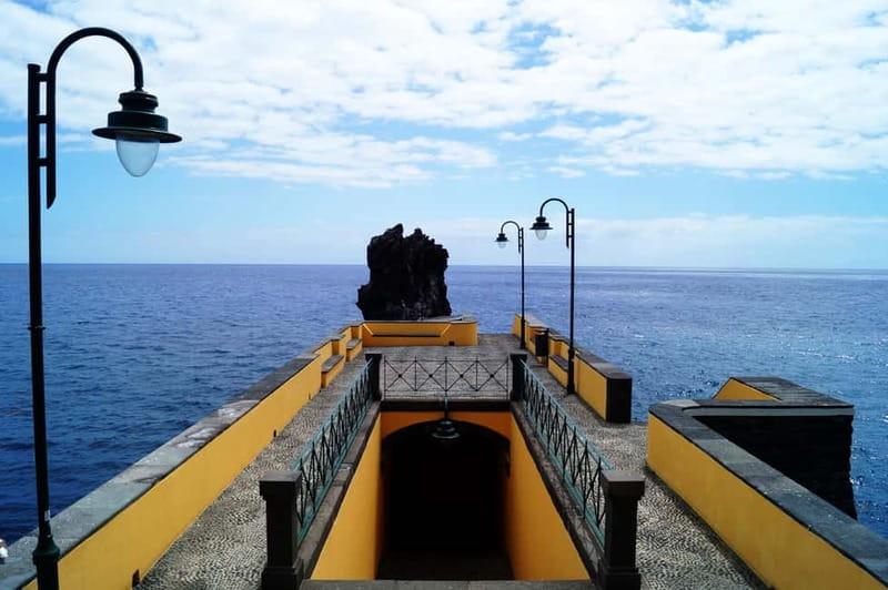 Madeira: Wet your hair in the amazing Levada Nova / Moinhos - Safety Reality Check: Heights, Railings, and That Mountain Side Feeling
