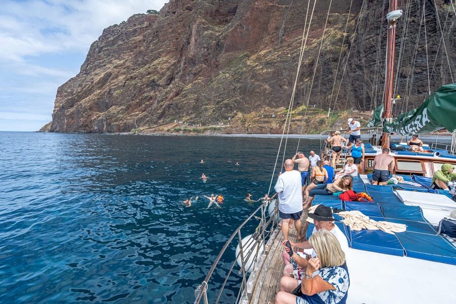Madeira : Whales and Dolphins wooden boat excursion - Setting Off From Funchal: Av. Do Mar to Pier 8