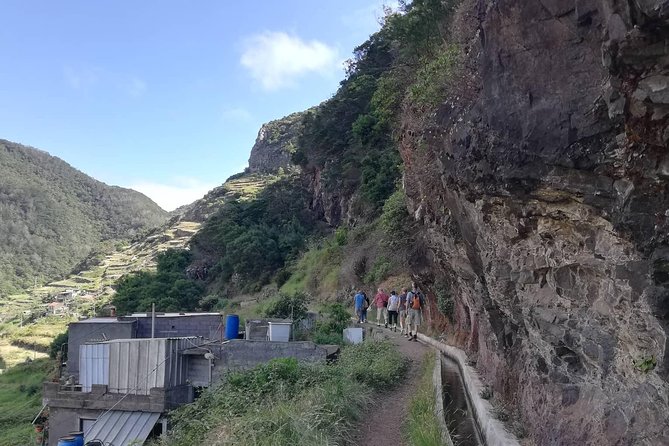 Maroços - Mimosa Valley - Machico valley views: the payoff for walking in the right direction