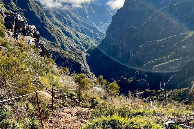 Morning Transfer To Pico Do Arieiro, Hike To Pico Ruivo & Return From Teixeira - Pico Ruivo summit time: what you gain at 1,862 meters