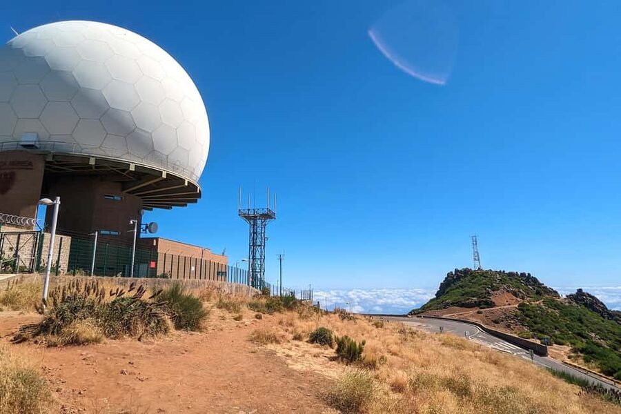 Pico do Arieiro in 4h: Immersive Private Experience (Cabrio) - Funchal Natural Reserve and flora spotting without turning it into homework