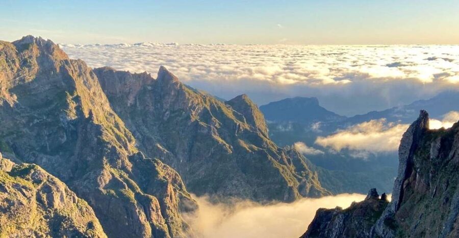 Pico Do Arieiro Pico Ruivo Sunrise or Morning Hike Transfers - Hotel pickup in Funchal or Caniço: how the day stays organized