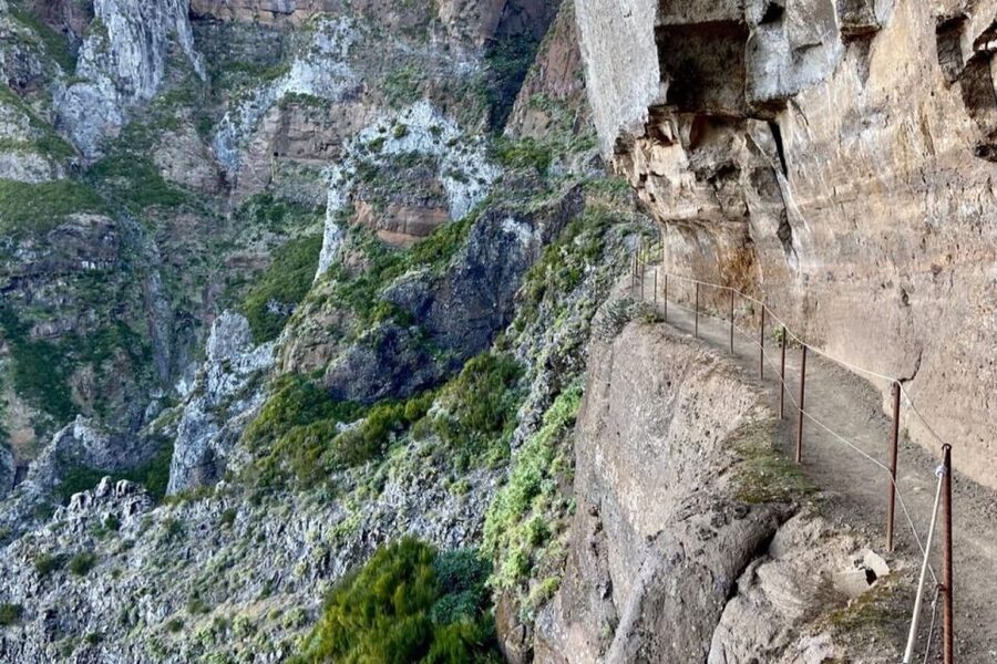Pico Do Arieiro Pico Ruivo Sunrise or Morning Hike Transfers - The $37 value check: what the transfer really saves you