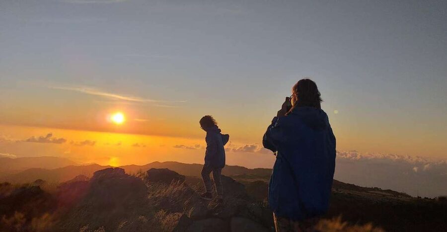 Pico do Arieiro: Private 4x4 Sunrise Trip with Hot Drinks - Pico do Arieiro Sunrise: Why Clouds and Light Steal the Show