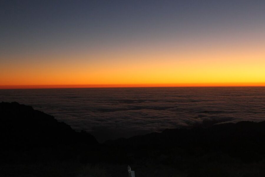 Pico do Arieiro: Private 4x4 Sunrise Trip with Hot Drinks - Private 4x4 Pickup in Funchal and Caniço