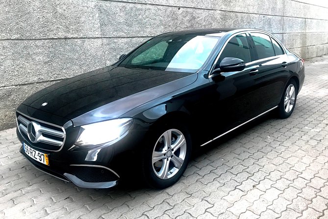 Premium Transfer Madeira Airport - Funchal - Meeting Your Driver at Madeira Airport, Nameplate and Flight Tracking
