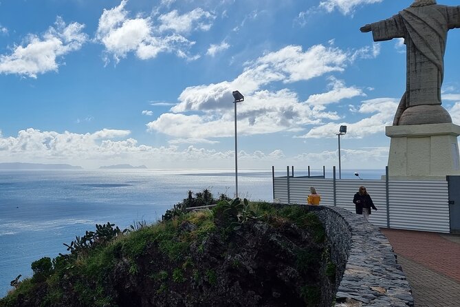 Private Half day tour (8 seat Mercedes Vito) - Stop 2: Pico dos Barcelos viewpoint and cafe for quick high views