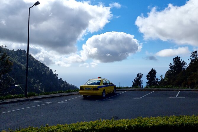 Private Half day tour (8 seat Mercedes Vito) - Stop 3: Eira do Serrado at 1095 m, Curral das Freiras panorama time
