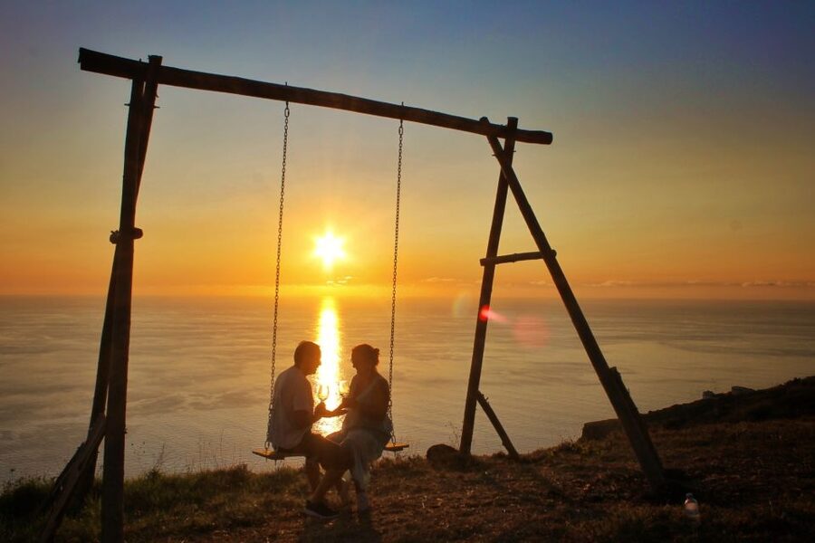 Private Swing Special place w/ Wine and Fruits 4x4 jipe tour - A Private Sunrise Session Up Madeira, Not a Crowded Viewpoint Line