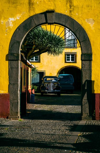 Private Tour:Historical Old Town 1-Hour Tour by Tuk Tuk - Santa Maria Start: The Old Town by the Sea