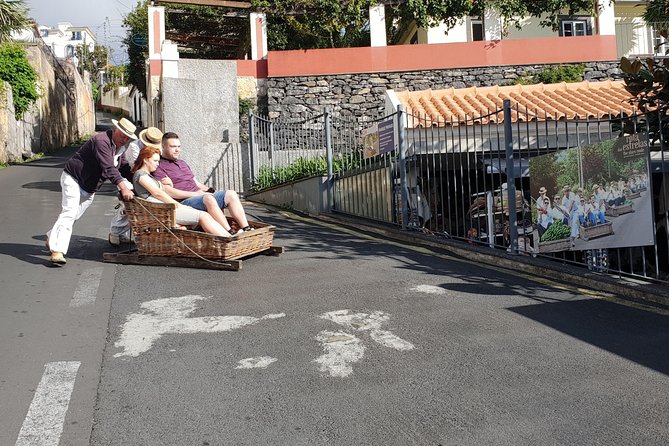 Private Tuk Tuk Tour to Old Town + Monte in Funchal - Getting picked up in Funchal without a headache