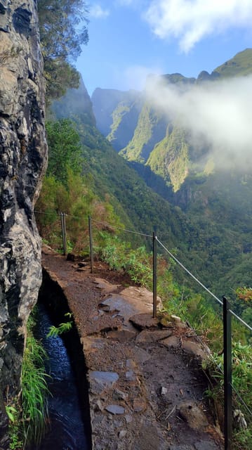 Queimadas Caldeirão Verde Walking tour with guide - The route feel: levada, tunnels, rocks, and constant water