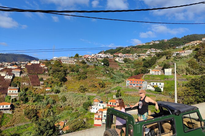 Real Life, Mountains & Sea Cliffs (Nun´s Valley View) - Half Day 4x4 Tour - More fruit and vineyards: the climb toward Fajã das Galinhas viewpoints