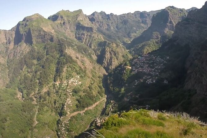 Scenic Route - Nuns Valley Tour - The guide and the small-group pace