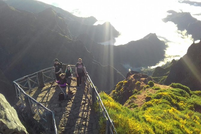 Sunrise Guided Hike PR1 Pico do Areeiro Pico Ruivo small group - Why the Pico do Areeiro to Pico Ruivo sunrise hike feels like Madeira’s “main event”