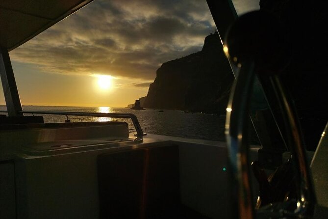 Sunset Cruise with Dinner on Board - Sunset Cruise in Madeira, built around the golden hour
