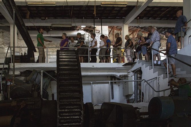The Best of the South - Jeep Safari - Full Day - Shared Tour - Ponta do Pargo lighthouse: a 1920s landmark with big sea angles