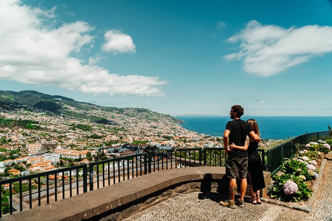 The Tasca Tour - Half Day Food and Drinks Tour - Guide style: planning, adapting, and helping you avoid the worst crowd moments