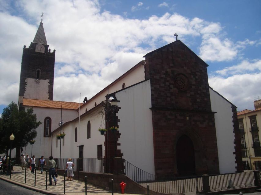 Tuk Tuk Funchal City - Madeira Island - A focused 1 hour plan for Funchal’s Old Town