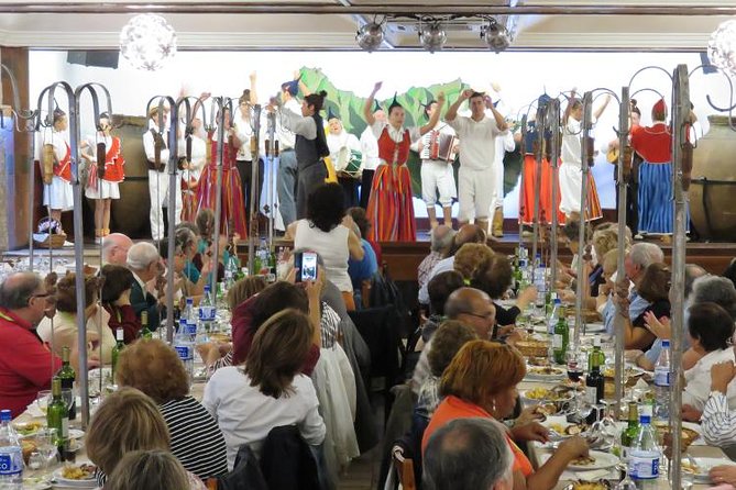 Typical night in Madeira - A 7:00 pm dinner-and-folk show plan in Funchal